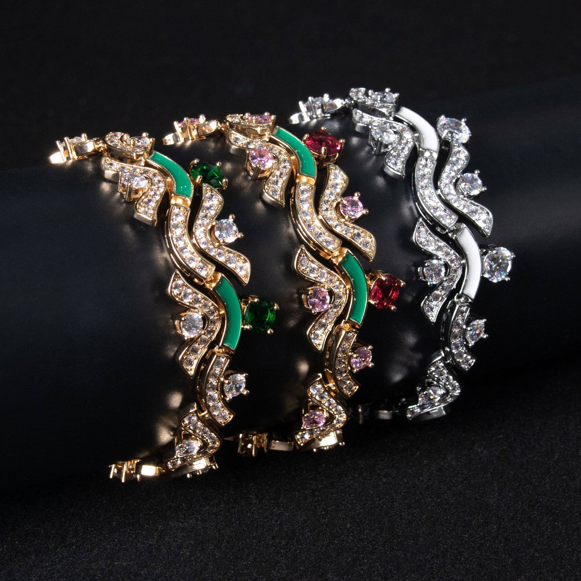 跨境新品配饰欧美时尚手工夸张V字花朵锆石手链彩宝首饰