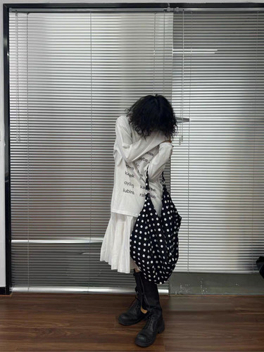 GIRLSFOOD 黑白波点斜挎包大容量单肩包夏季新款