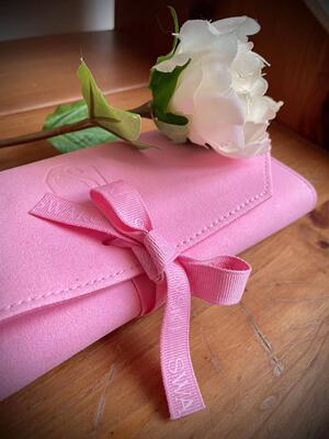 抄底清｜欧美高品外单出口甜美粉色鹿皮绒折叠丝带首饰收纳礼盒