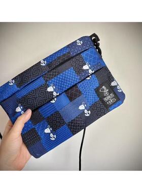 68包邮｜外贸尾货港澳711盲盒snoopy蓝黑格子系列斜挎手机收纳包