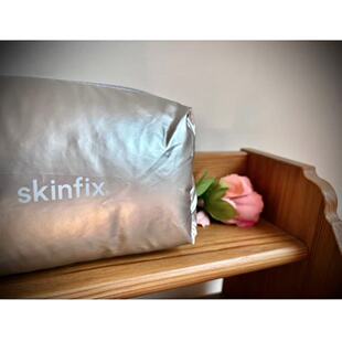 68包邮｜出口尾货百搭太空银色清爽蓝色蓬松填充加厚化妆收纳包