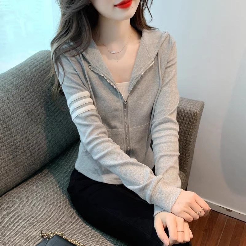 秋冬装2024连帽开衫春秋时尚薄款