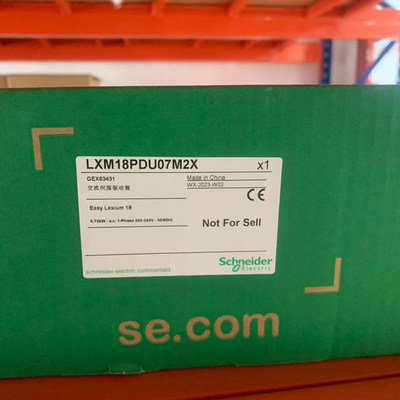 LXM18PDU04M2X施耐德伺服驱动PTI+模拟量+Modbus400W单相全新原装
