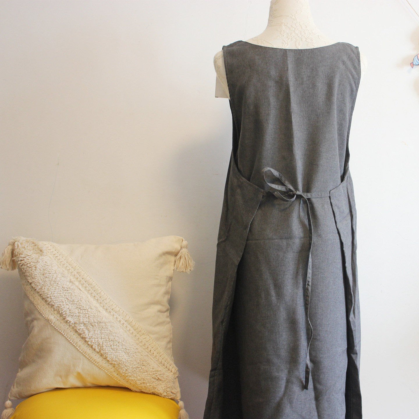 外贸日单 全聚酯纤维 小文艺净色工装风宽松大版型套头系带围裙女