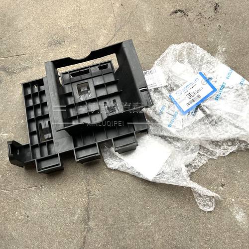 新君越发动机电脑板固定支架