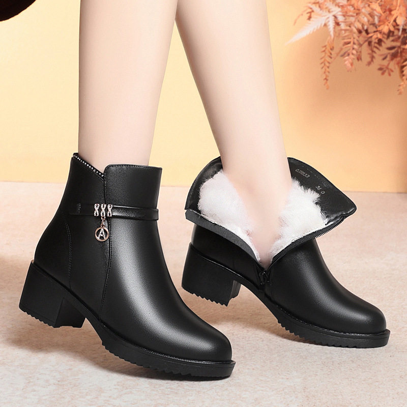 真牛皮 圆头粗跟棉鞋皮毛一体妈妈鞋加厚加绒中跟短靴羊毛鞋41 42