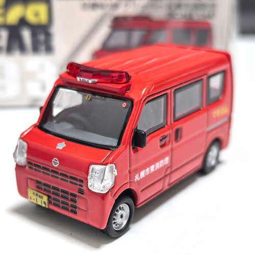 1：64合金消防车模型摆件