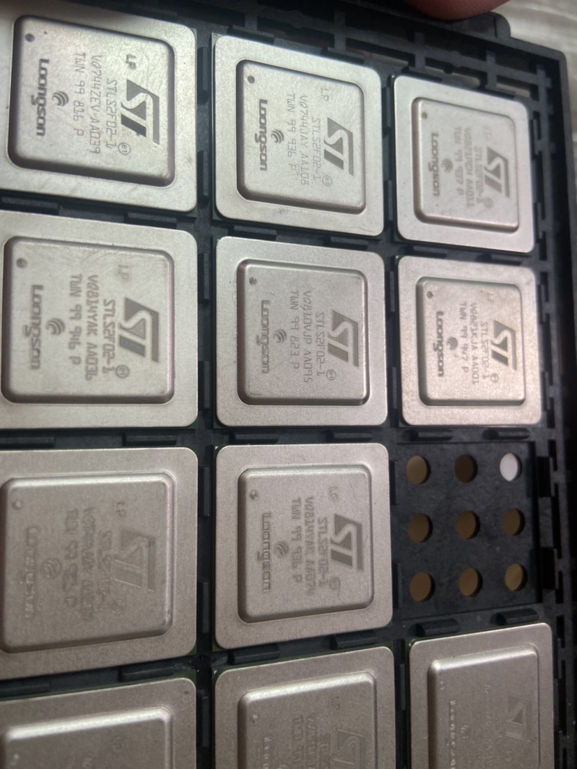 STLS2F02 全新正品 实体现货及时发货