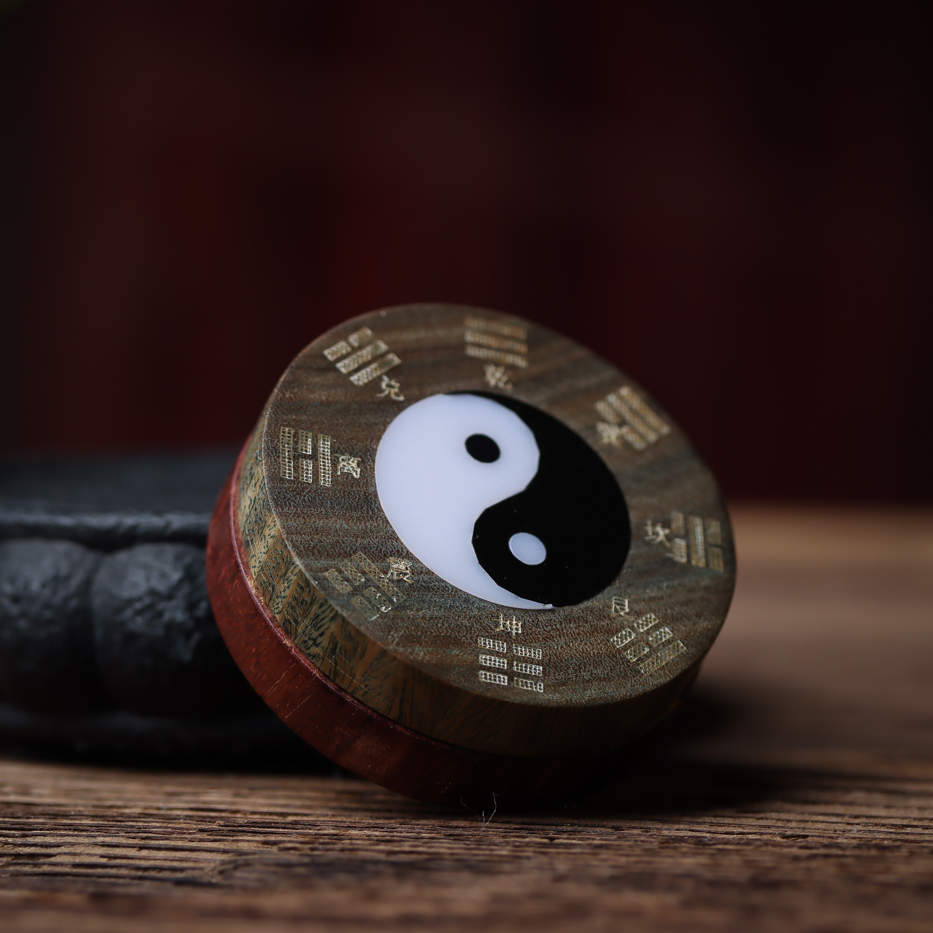 小叶紫檀旋转太极八卦指尖陀螺