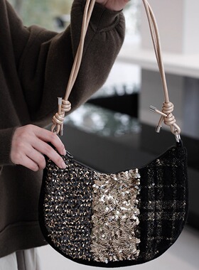 小众设计轻奢黑色亮片女通勤单肩月牙斜挎包腋下包牛角包小包好看