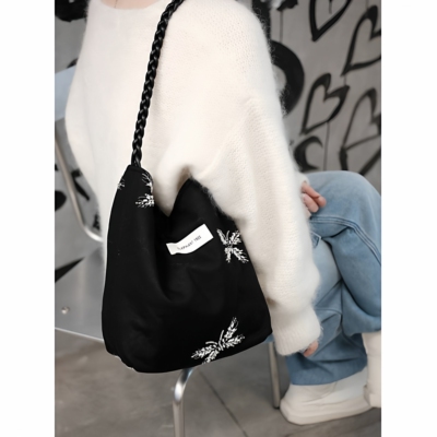 小众珠片刺绣蝴蝶水桶包女生单肩包大容量斜挎包包新款春夏帆布包