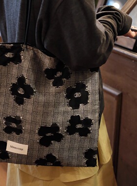 小众黑白花朵纱春夏时尚百搭女生单肩包帆布包大容量小众包包礼物