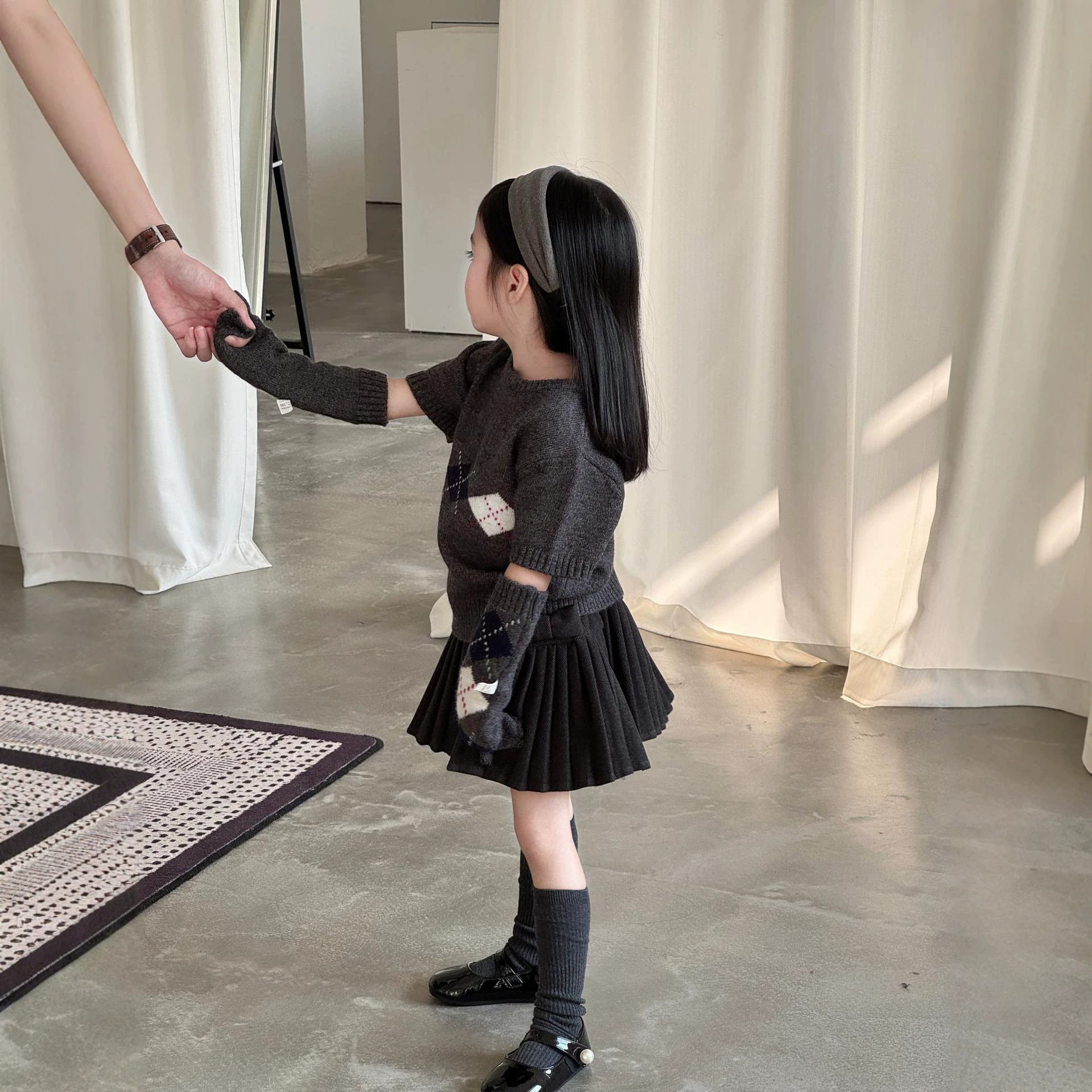 2026秋冬新款女童简约气质款复古菱格短袖毛衣宝宝毛呢百褶半身裙