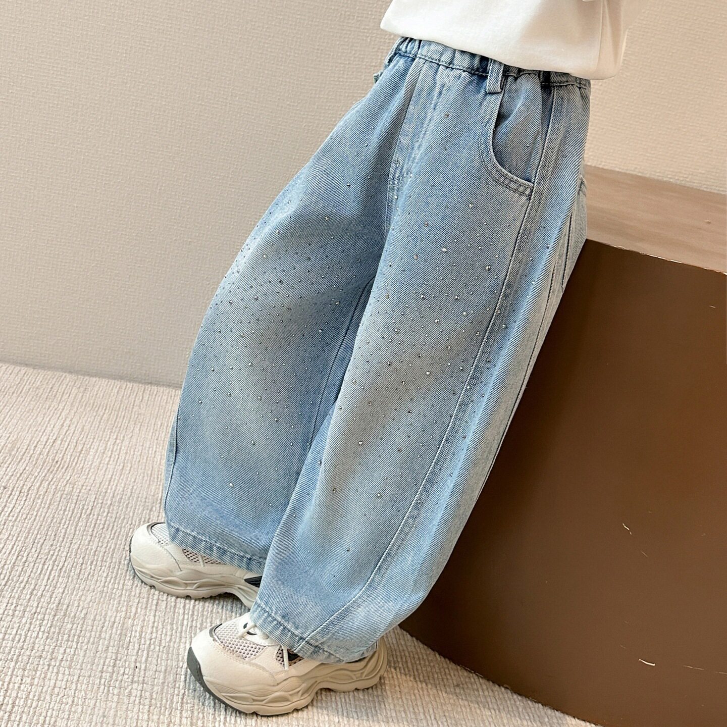 女童春季烫钻阔腿弯刀牛仔裤图片