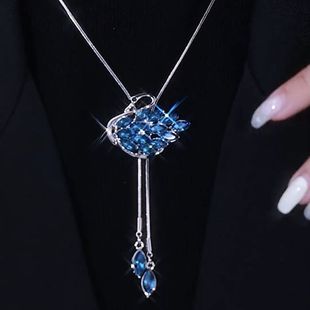 奥特莱斯品牌撤柜清仓折扣蓝色水晶天鹅镶钻毛衣链秋冬百搭项链女
