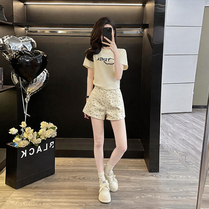 夏季网红爆款时尚短款短袖上衣套装休闲高腰牛仔短裤洋气碎花女装