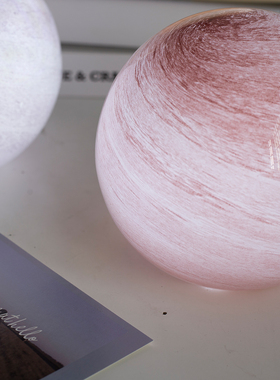 我在房间里藏了一个月亮 Pianeta 流浪星球台灯 北欧圆球玻璃调光