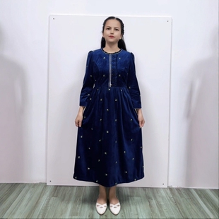 桂系秋装圆领长袖文艺淑女优雅气质修身灯芯绒中长纯色刺绣连衣裙