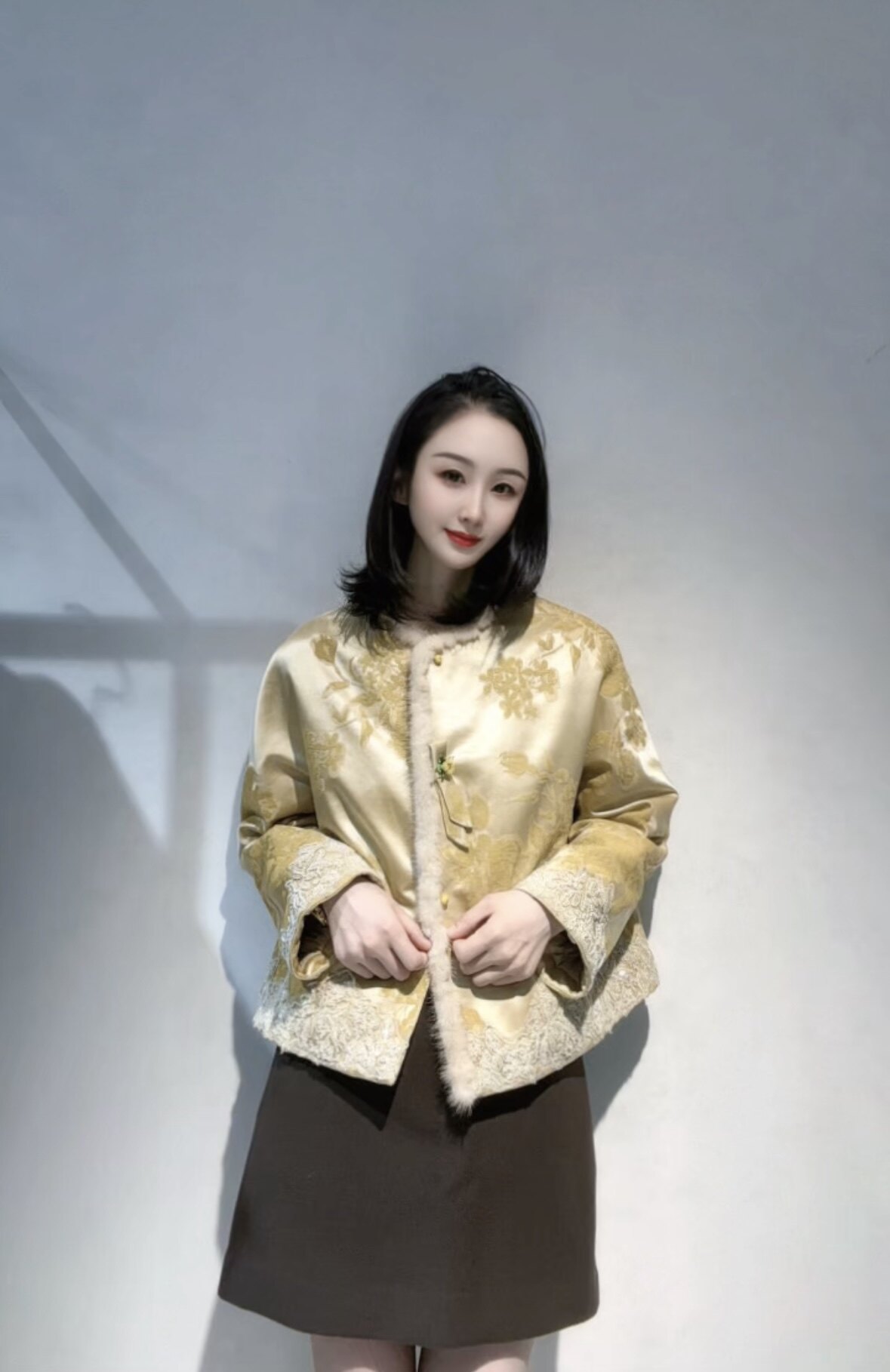 南油高品2026秋冬新款新中式国风羽绒服女90白鸭绒蕾丝钉珠水貂毛