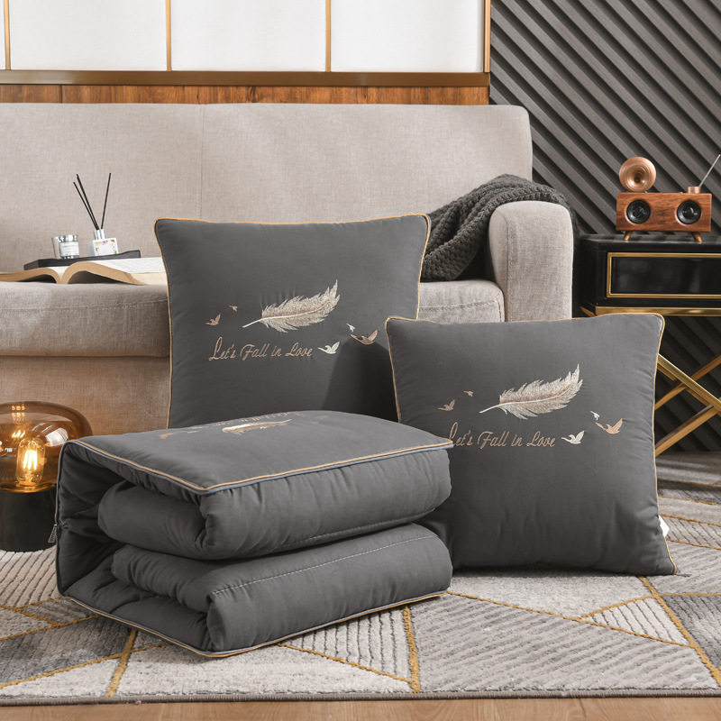 汽车抱枕被子两用车载靠垫空调被夏凉被办公室午睡靠枕小被子礼品