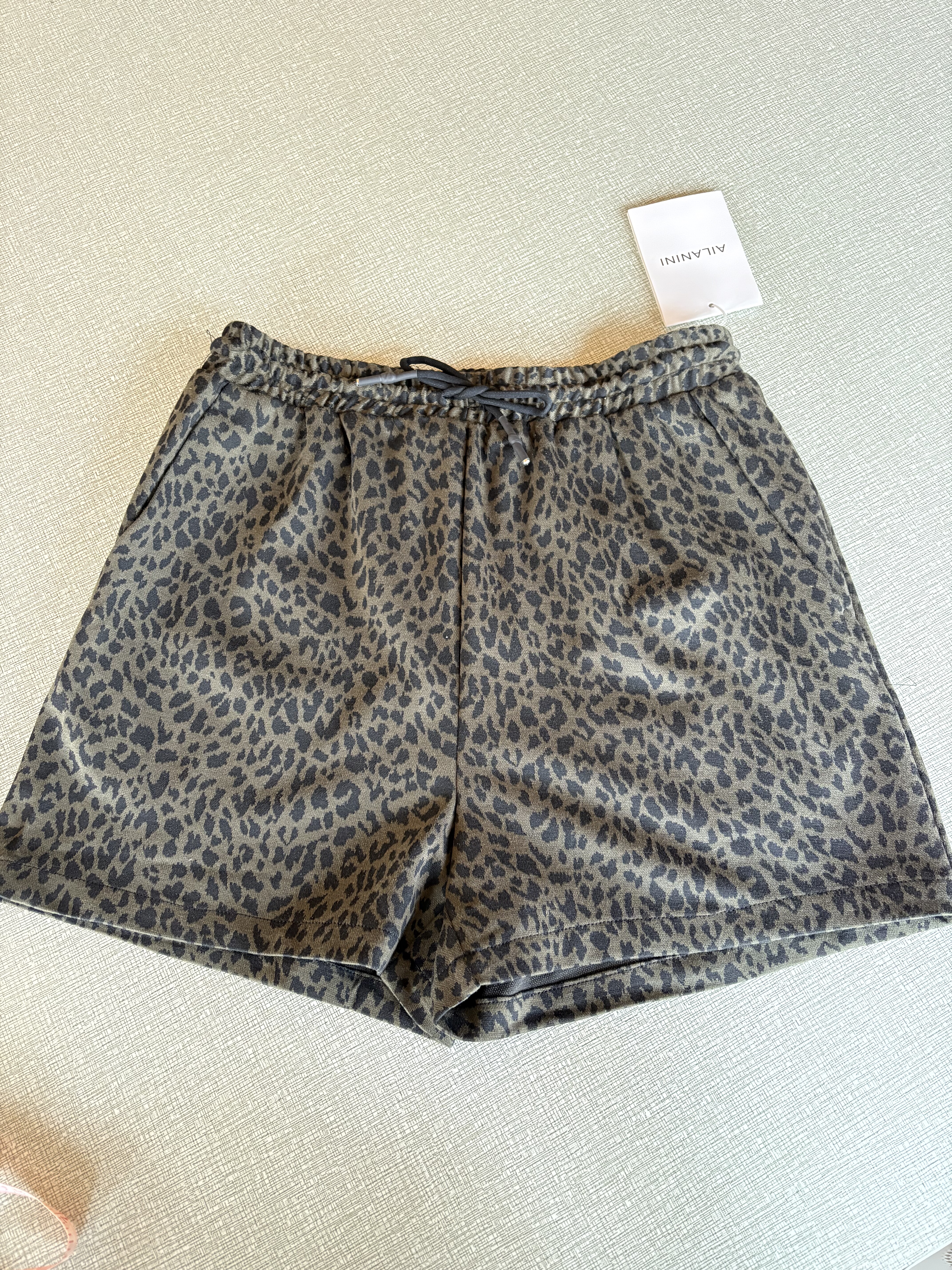 尾货清仓两件包邮女士休闲裤宽松豹纹短裤,女装/女士精品,短裤,淘宝优惠券,粉丝福利购,淘宝优惠卷