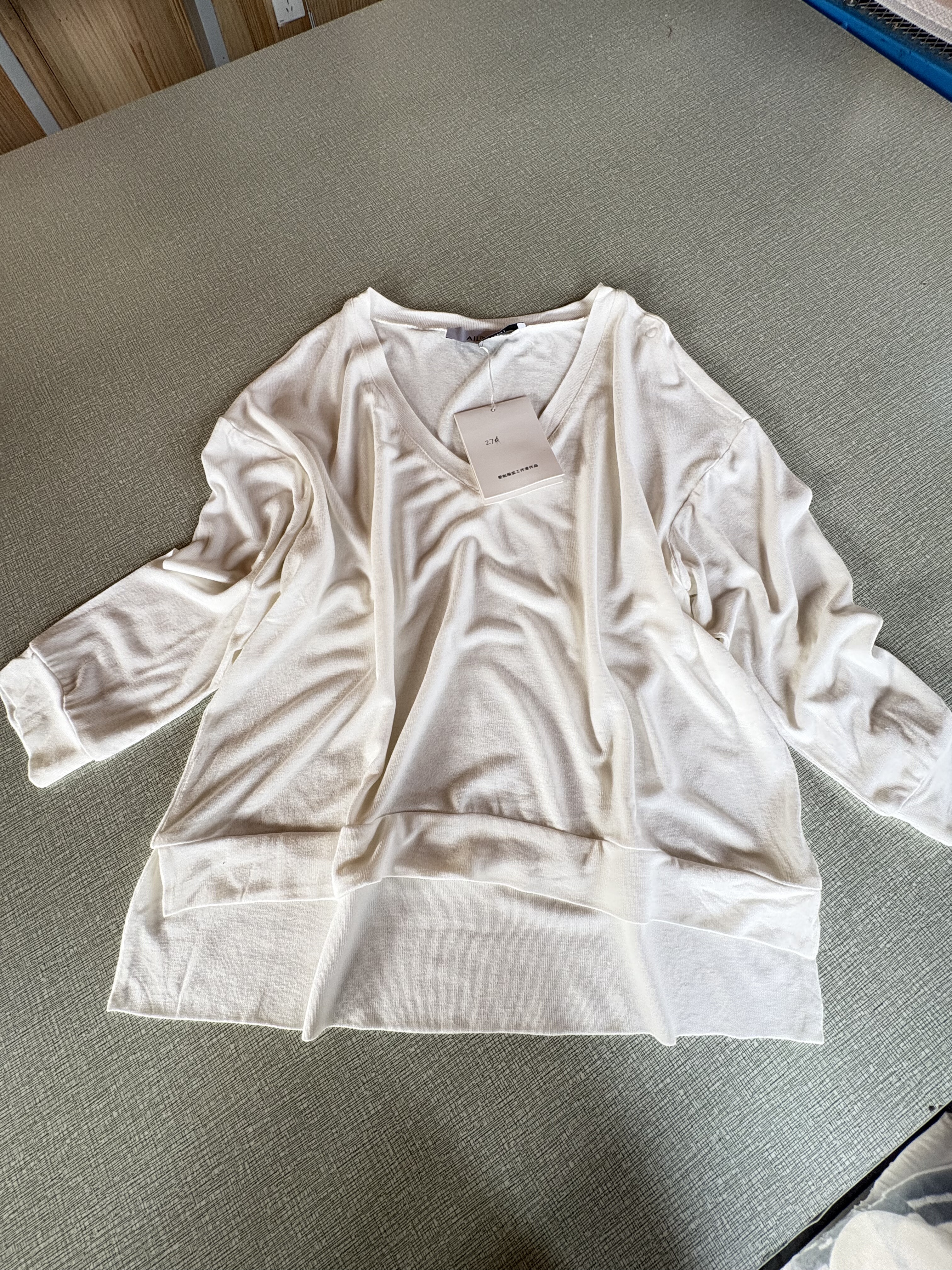 尾货清仓两件包邮女士长袖T恤宽松百搭上衣v领针织,女装/女士精品,毛针织衫,淘宝优惠券,粉丝福利购,淘宝优惠卷