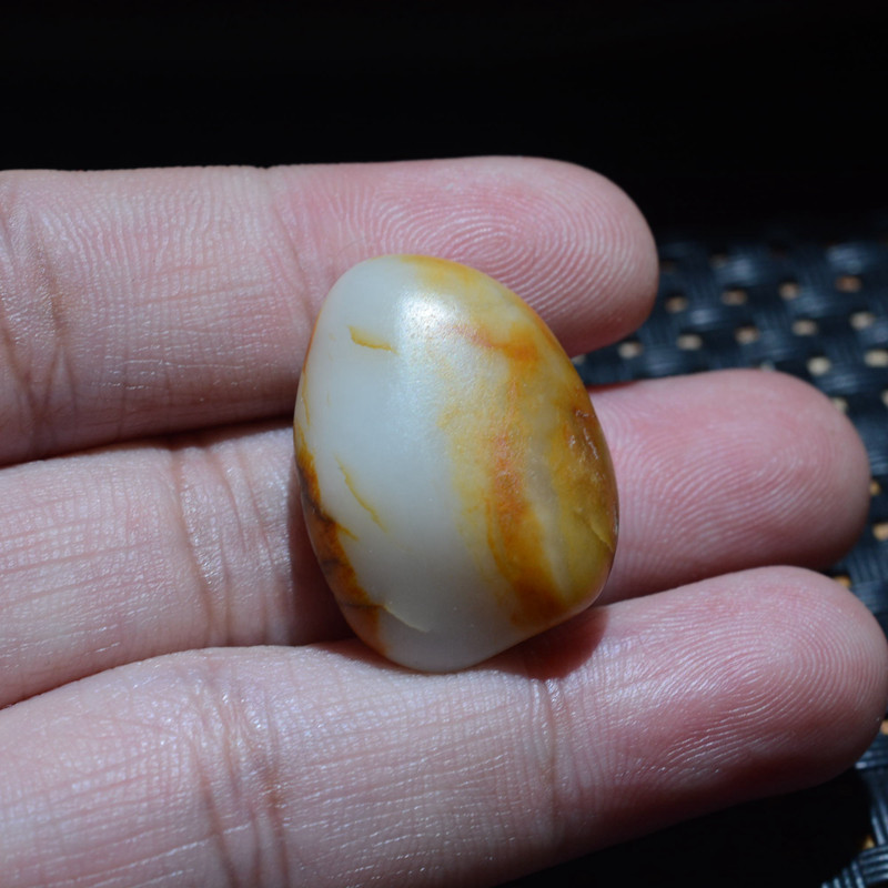 和田玉籽料原石 羊脂白玉红沁黄沁皮籽料原籽手链籽8g 和田小玉