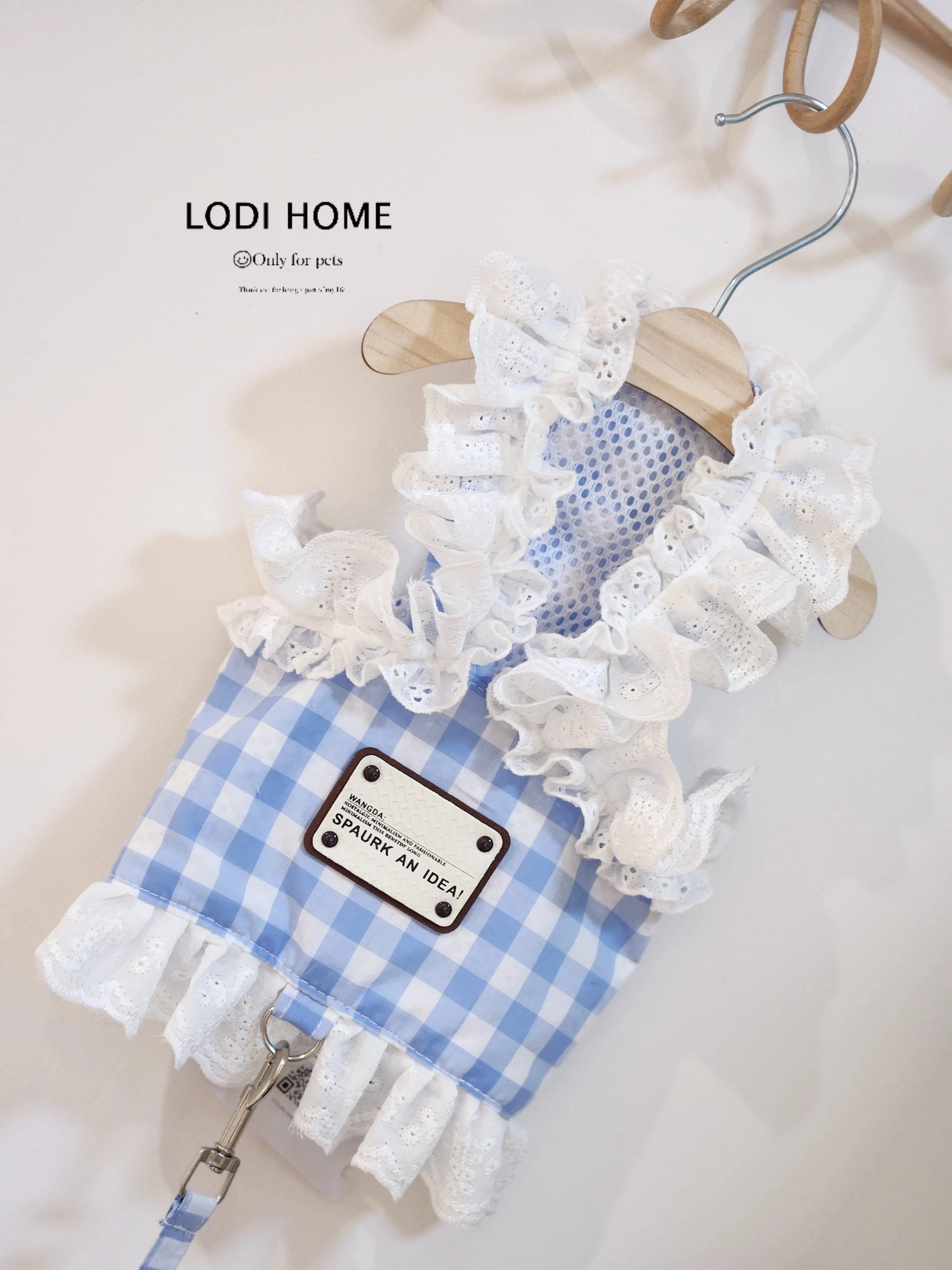 比熊贵宾秋冬蕾丝格子牵引衣猫咪泰迪猫狗宠物小中型犬衣服