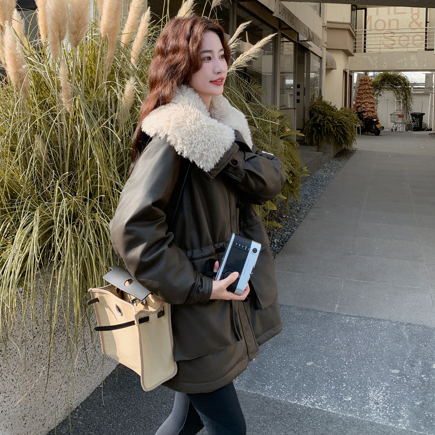 加厚皮毛一体羊羔毛领棉服女2025冬季日系复古洋气PU皮机车风棉衣,女装棉衣/棉服,2C339