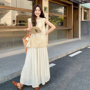 松弛感显瘦套装女2025年夏季新款气质温柔风印花上衣半身裙两件套图片