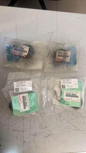 三洪星 丰田FJ 霸道 酷路泽 LC150/200上下悬挂球头防尘套修包