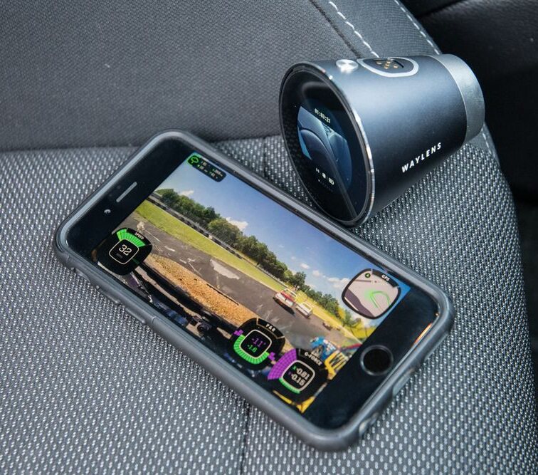 waylens 智能车载运动相机 视频加载汽车性能相关数据 行车记录仪