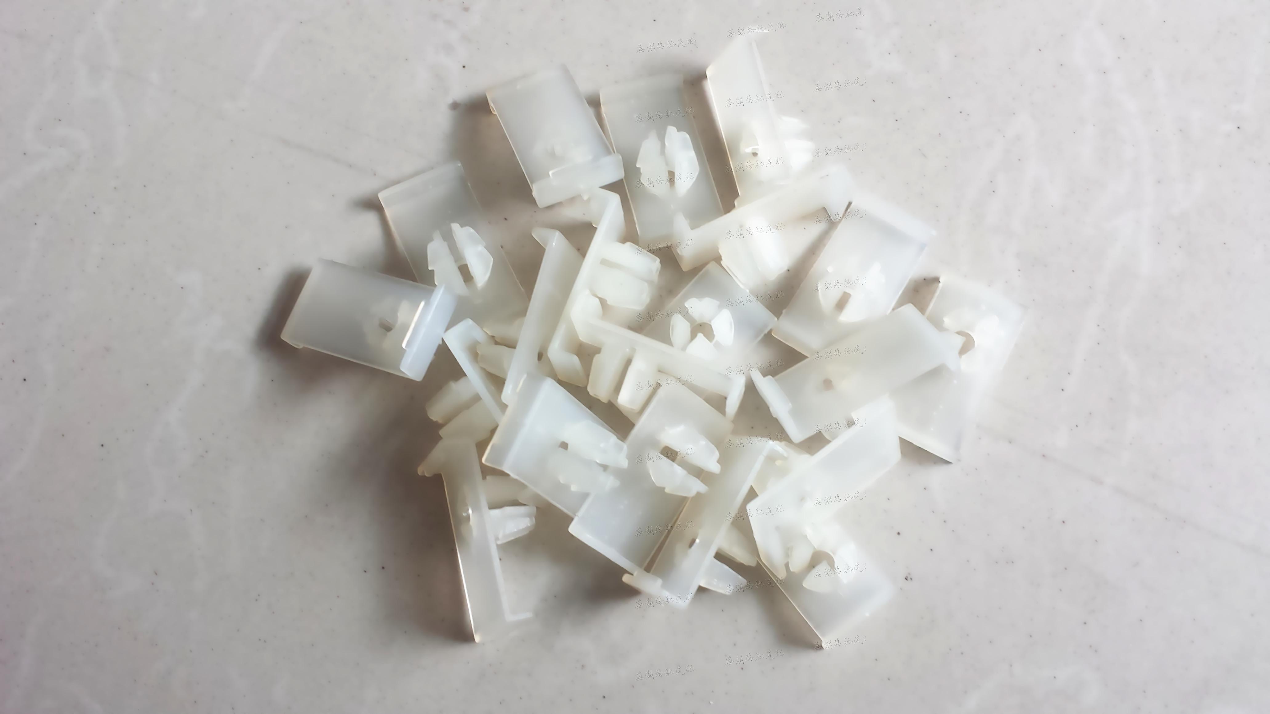 适用奇瑞瑞麒G5M1 X1 M5玻璃卡扣 玻璃小托架 玻璃升降器连接卡扣