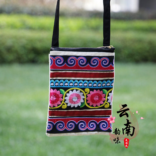 云南民族风刺绣包包彝族餐厅服务员水桶包竖款帆布手机包单肩包