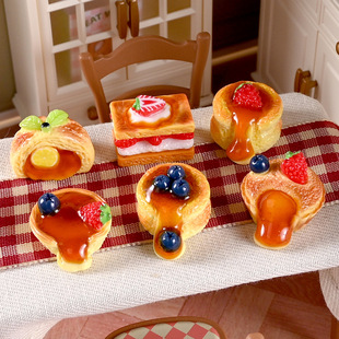 仿真食玩微缩迷你甜点果酱蓝莓草莓水果奶油蛋糕 娃娃屋diy配件