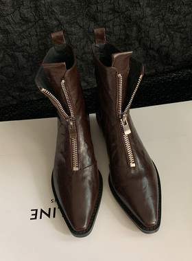 IMEME尖头V口粗跟皱感西部短靴女2025新款真皮马丁靴单靴踝靴拉链