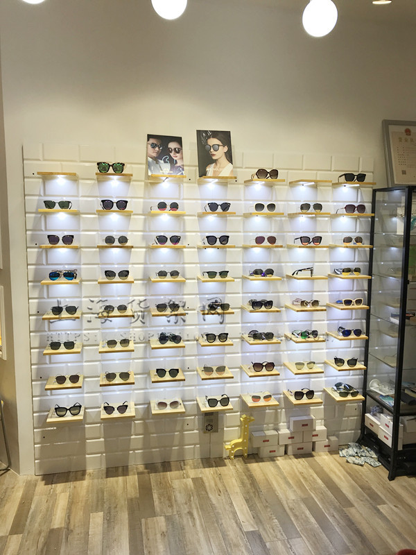 新款眼镜展示墙太阳镜多层展台产品道具展柜橱窗展示实木太阳镜柜