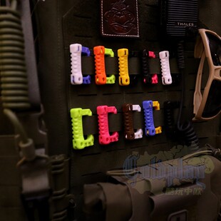 挂扣D扣户外登山尼龙卡扣挂钩背包扣环弹簧锁彩色安全快挂钥匙扣