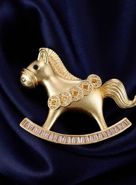 马上有钱复古哑金生肖本命年配饰胸针轻奢高级感男女款精致胸花女