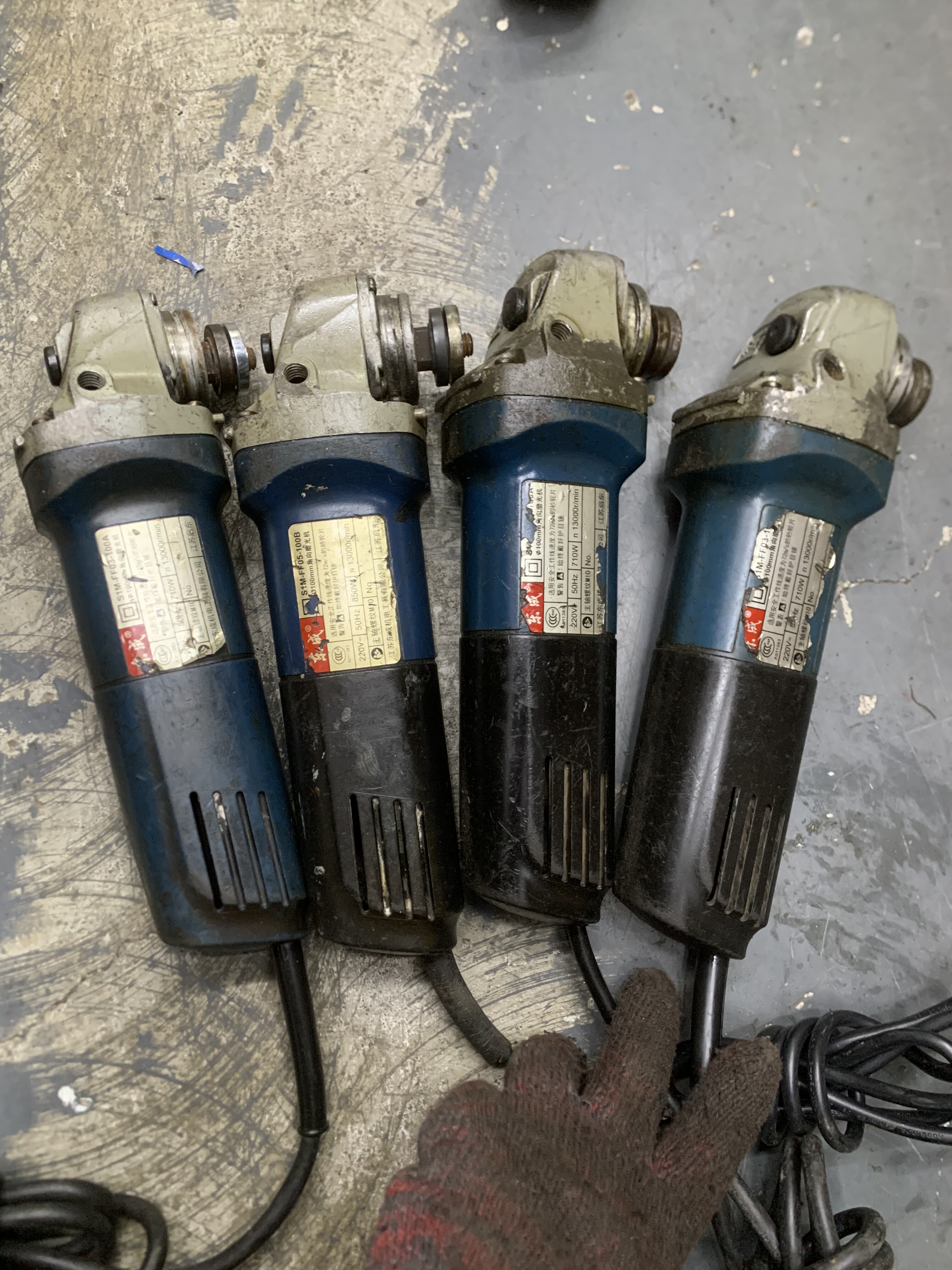 二手东成FF03-100角磨机都正常使用的710瓦有砂轮罩和扳手