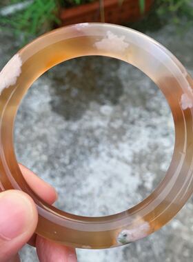 焦糖色樱花玛瑙转好运圆条手镯