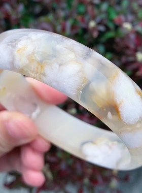 63.2圈天然冰透婚纱白色樱花玛瑙手镯女款百搭飘花玉髓转运手环
