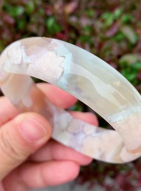 冰透绿色仙女款风飘花玛瑙手镯