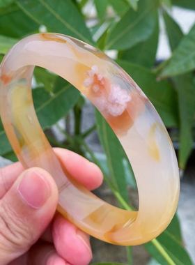 天然冰透黄色樱花仙女款玛瑙手镯