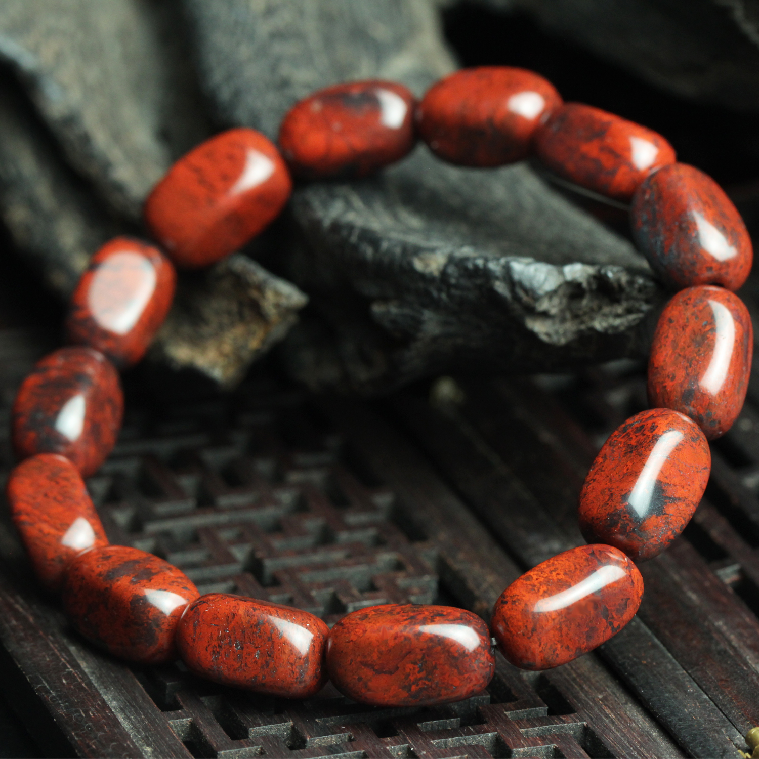 桂林鸡血玉随形手链鸡血石手串