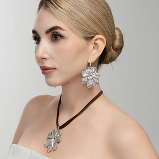 西洋欧美风设计师腔调森女文艺范网红潮人花朵造型耳环坠项链套装