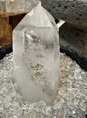 巴基斯坦喜马水晶原石 高频高能 带彩 净化 77x33x29mm 101g