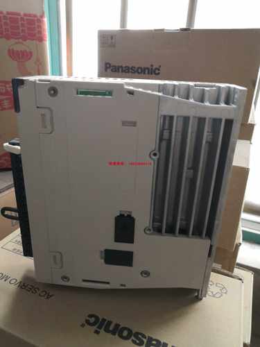 ￥SGD7S-R90A10A002/SGM7J-01AFC6S 全新原装安川伺服驱动器供应