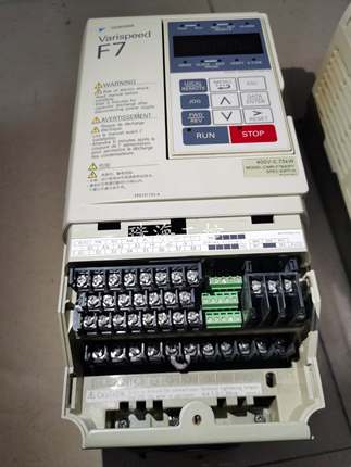 安川F7/0.75-5.5KW变频器CIMR-F7A/F7B40P7/1P5/2P2/3P7/5P5包好