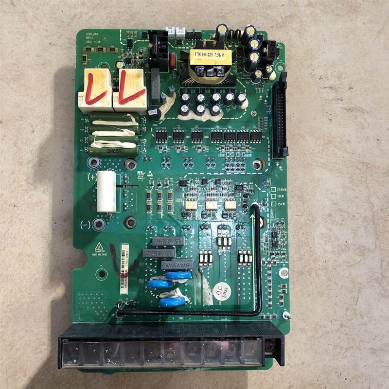 英腾变频器CHF100A C威HE100 CHV.160系7 511 15KW主驱动VEB电源